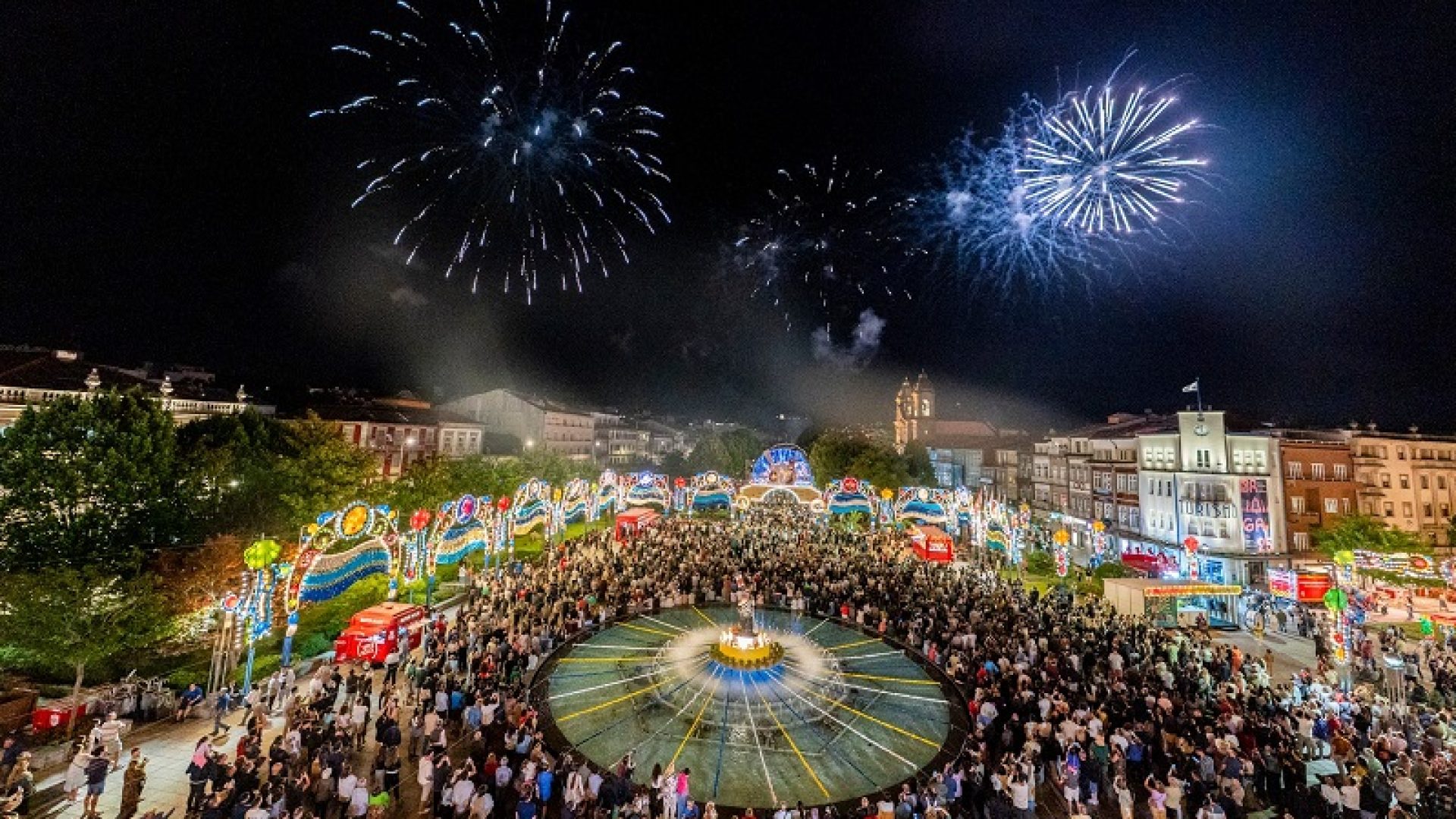PR _ Amigos de Sobreposta abrem a Festa, Rosinha anima o Parque da Ponte e Miguel Araújo marca a despedida de São João Baptista em Braga